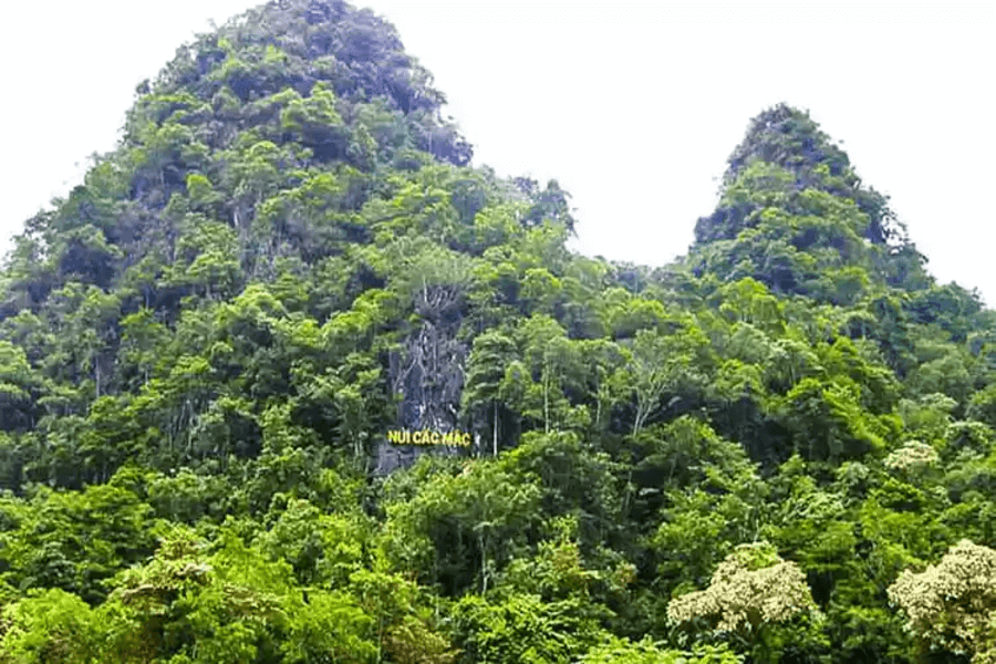 Cao Bang - DMC in Vietnam Cambodia Laos là một bức tranh sống động về vẻ đẹp của Cao Bằng. Hãy xem và cảm nhận được vẻ đẹp hoang sơ và hùng vĩ của tỉnh đông bắc này của Việt Nam.